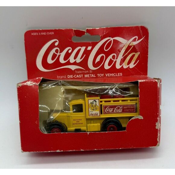 Lledo Die-Cast Metal Coca-Cola Yellow Delivery Truck‎ New Hartoy 1/64 Vintage - Picture 1 of 2